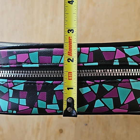 DISNEY URSULA COSMETIC CASE - Picture 11 of 13